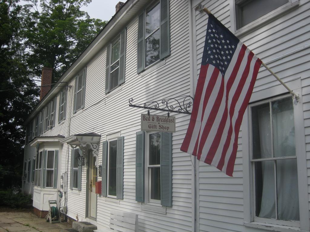 The Bridges Inn At Whitcomb House B&B Swanzey Exterior foto