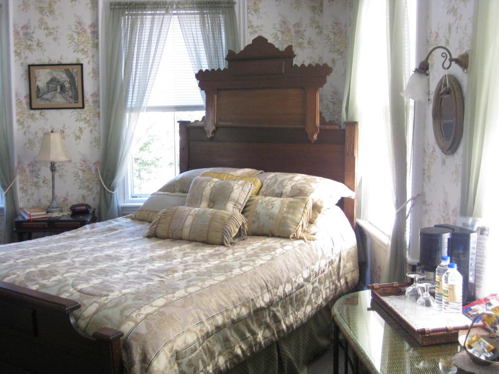 The Bridges Inn At Whitcomb House B&B Swanzey Exterior foto
