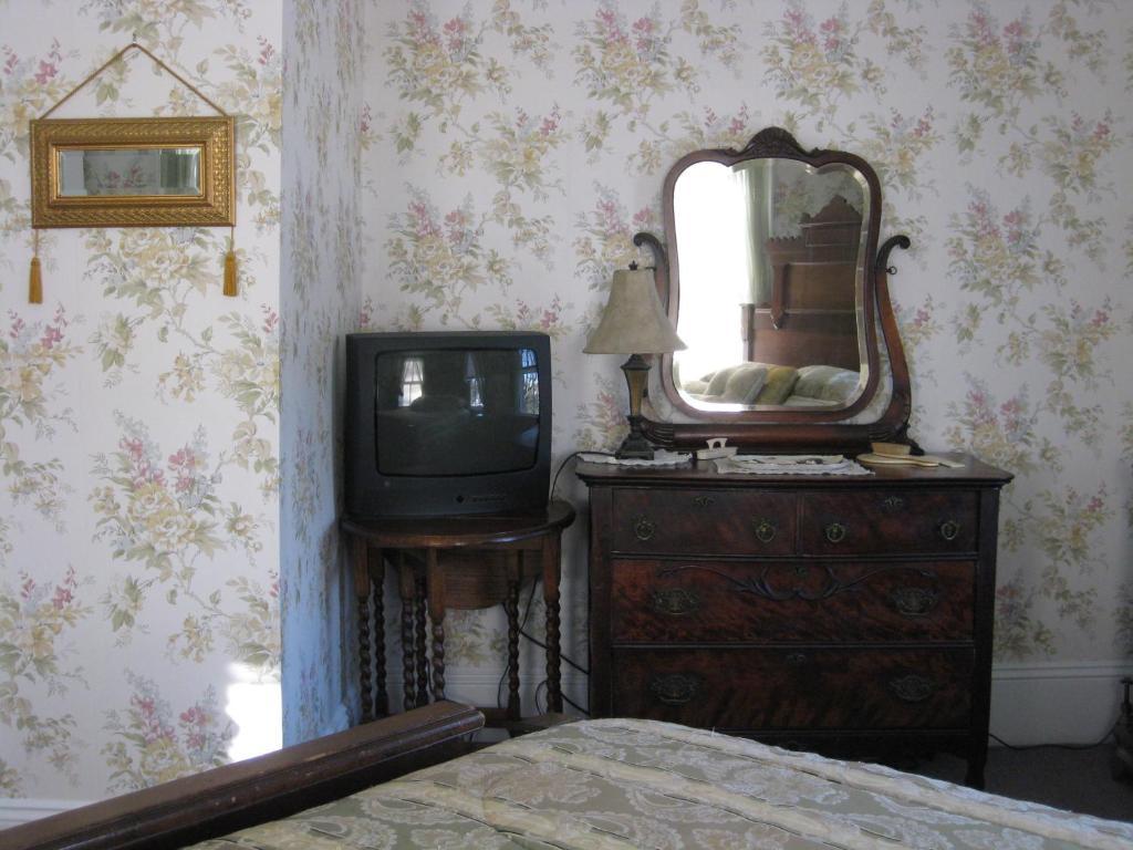 The Bridges Inn At Whitcomb House B&B Swanzey Quarto foto